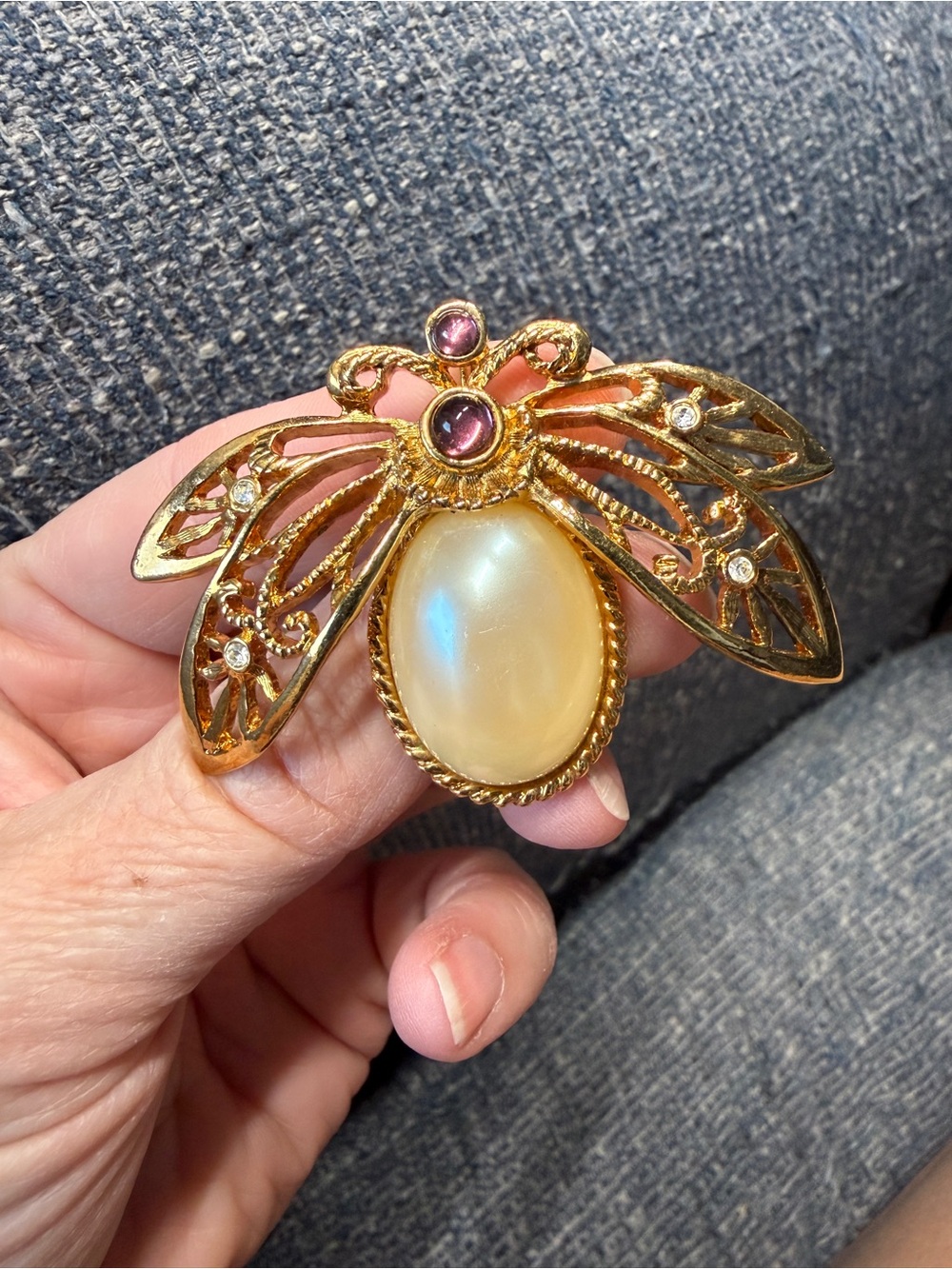 Vintage 1992 Avon Nature’s Flight Bee Brooch
